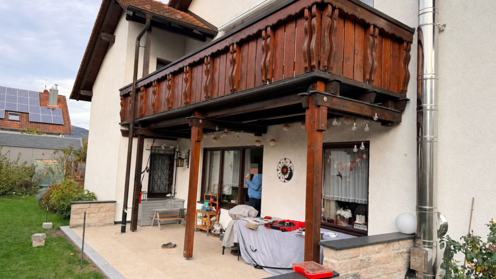 Terrasse und Balkon in Baden-Baden vor der Modernisierung